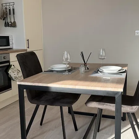 Prime Leeds- Spacious Cinema Apartment Leeds (West Yorkshire)