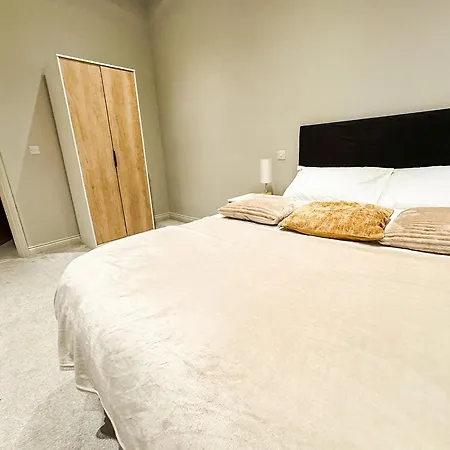 Prime Leeds- Spacious Cinema *