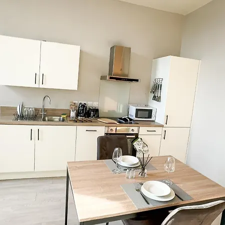 Prime Leeds- Spacious Cinema Лідс