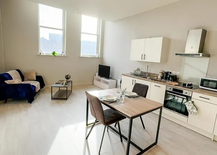 Prime Leeds- Spacious Cinema Апартаменти Лідс